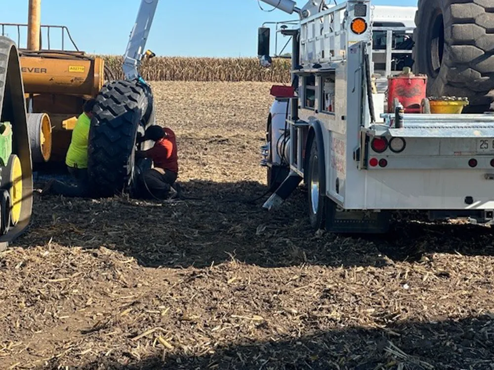 dnd-service-center-mobile-farm-service-gallery-13