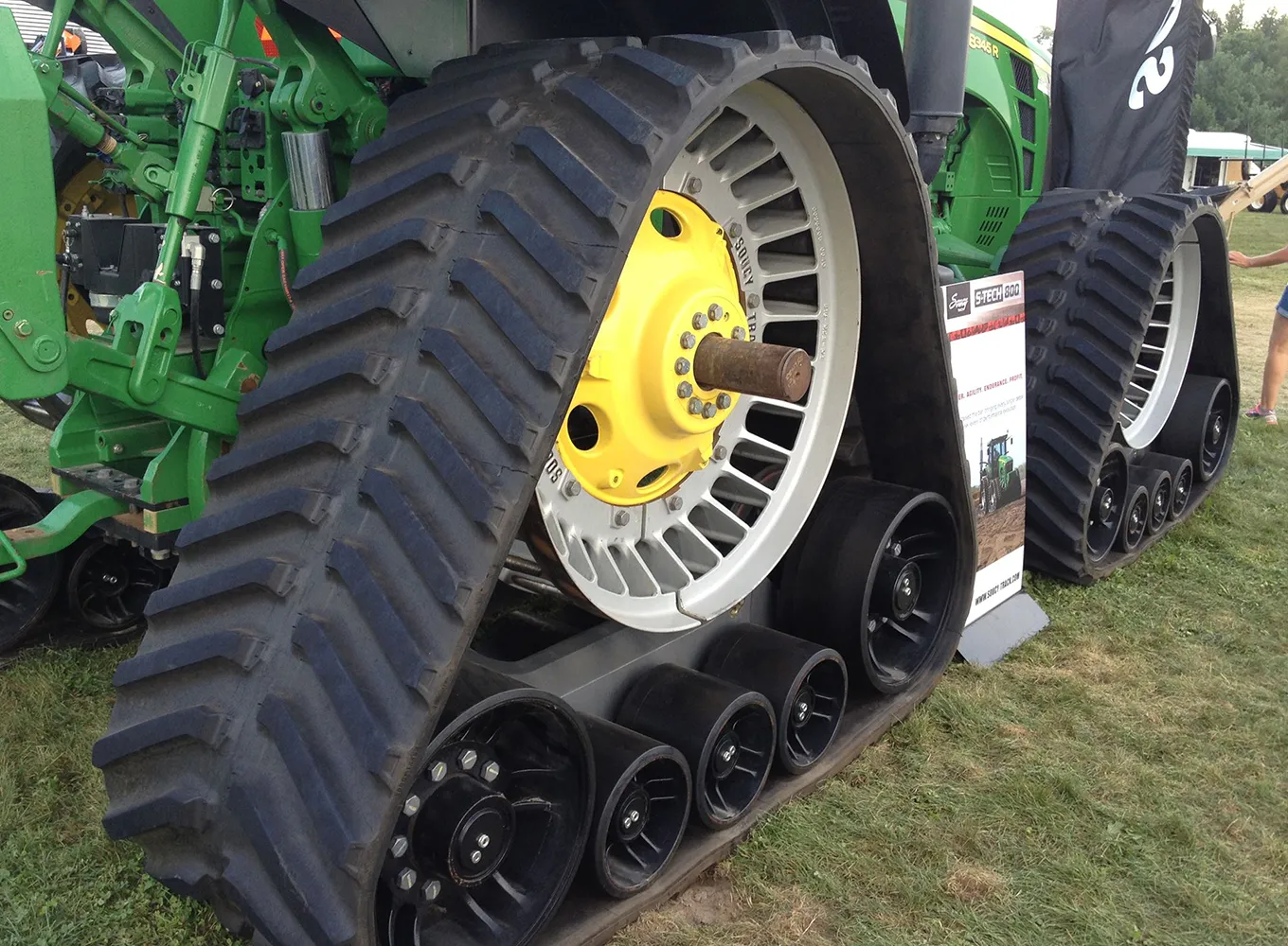 rubber tracks in central illinois